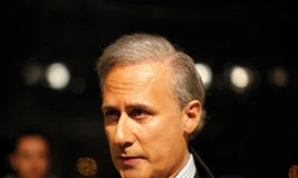 Bộ trưởng Nội vụ Pháp bị tố sàm sỡ hai phụ nữ