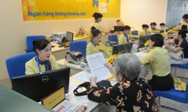 thị trường tiền tệ đang diễn biến theo chiều lãi suất VND tăng nhẹ, còn giá USD lại giảm