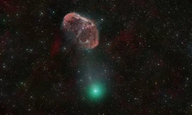 'Sao chổi ác quỷ' màu xanh lá cây tạo ra tinh vân khi nó lao về phía Trái đất 