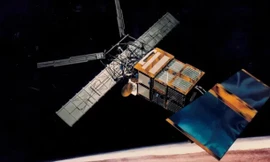 Vệ tinh nặng hơn 2 tấn của châu Âu bốc cháy, rơi xuống trái đất 