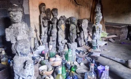 Ngôi mộ hoàng gia có vết máu, ám chỉ sự hiến tế con người