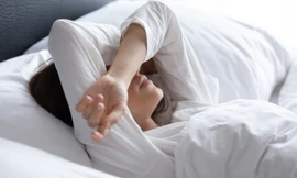 Mất ngủ thường xuyên có thể rối loạn tim mạch, tâm thần và tăng huyết áp 