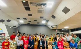 Thứ trưởng Lê Thị Thu Hằng thăm cộng đồng người Việt tại New Caledonia