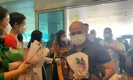 Khánh Hoà đón đoàn khách du lịch quốc tế có “hộ chiếu vắc xin” vào ngày 25/11 vừa qua. Ảnh L.H