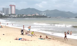 Khách quốc tế tấp nập trở lại Nha Trang 