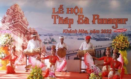 Hàng chục nghìn du khách dự Lễ hội Tháp bà Ponagar - Di sản văn hóa phi vật thể quốc gia 
