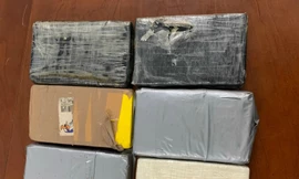 Liên tiếp phát hiện chất cấm nghi ma tuý trôi dạt vào bãi biển Phú Yên