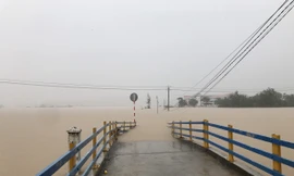 Nhiều nơi ở Khánh Hoà ngập lụt sau bão số 12