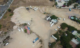 Phát hiện 2 bãi trông giữ xe ô tô trái phép nằm trên đất sân bay Nha Trang cũ