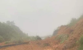 Đèo Khánh Lê sạt lở, đường quốc lộ nối Đà Lạt - Nha Trang bị ách tắc