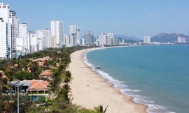 Khu nghỉ dưỡng Ana Mandara chắn đường ra biển Nha Trang của người dân. Ảnh L.H