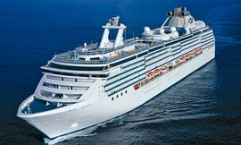 Tàu biển chở hơn 2.300 du khách quốc tế cập cảng Cam Ranh