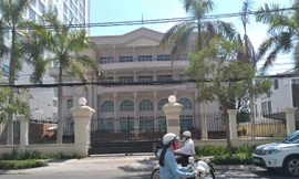Chuyển nhiều trụ sở 'đất vàng' bỏ trống cho Khánh Hòa quản lý