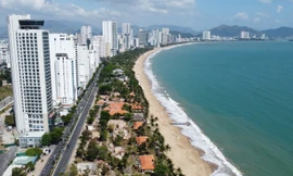 Giữ một phần resort 'án ngữ' biển Nha Trang để làm du lịch