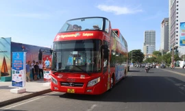 Thí điểm xe buýt 'mui trần' chở khách du lịch Nha Trang