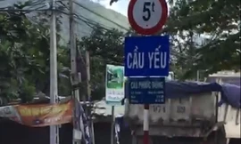 Giám đốc Sở GTVT Khánh Hoà nói gì vụ xe quá tải 'vô tư' vượt cầu yếu?