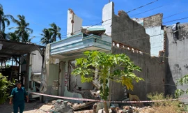 Hiện trường vụ bức tường đổ sập vùi lấp 2 công nhân