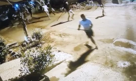 Nhóm đối tượng mang súng, hung khí truy sát nhau 'như phim xã hội đen'