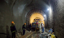 Đưa robot đến khắc phục sụt lở hầm đường sắt Chí Thạnh