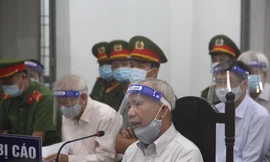 Bị cáo Đào Công Thiên trả lời HĐXX. Ảnh CÔNG HOAN