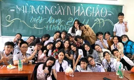 Trường học ở Phú Yên tặng tiền cho học sinh tổ chức ngày Nhà giáo Việt Nam