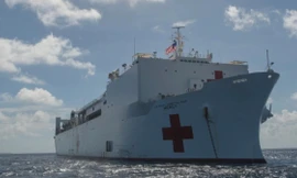 Tàu bệnh viện Hải quân Mỹ. Ảnh US Navy