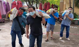 Báo chí thường trú Khánh Hoà hỗ trợ 5 tấn gạo cho ATM gạo Nha Trang