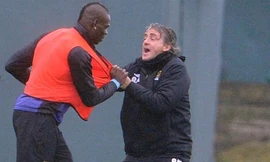 HLV Mancini và Balotelli suýt tẩn nhau trên sân tập