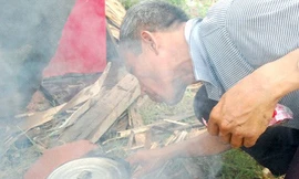 Những người cha sống trong cống, nhặt cỏ thuê nuôi con