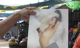 Bán tranh khỏa thân trong khu di tích văn hóa