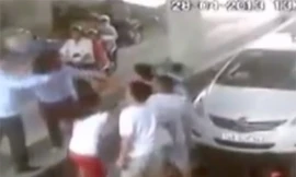 Toàn bộ vụ xô xát đã được camera giám sát ghi lại