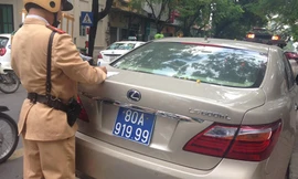 Chiếc xe đeo biển giả cho oai?