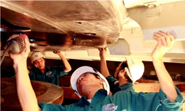 Nhiều doanh nghiệp trong nước lo thiếu việc làm vì các gói thầu lớn rơi vào tay người nước ngoài. Ảnh: Minh Đức