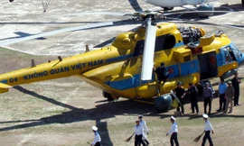 Trực thăng đưa ngư dân bị nạn ở Trường Sa về bờ