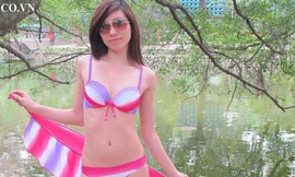 Giảng viên ĐH Ngoại Thương ủng hộ nữ sinh diễn bikini