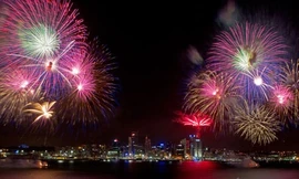 Màn pháo hoa rực rỡ chào 2011