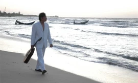 Người lặng lẽ của đoàn Bông Hồng lừng lẫy