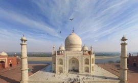 Bản gốc của lâu đài trắng siêu sang giữa lòng Sài Gòn