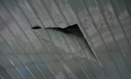 Trộm cắt tôn vào nhà lấy hết tài sản trong nhà