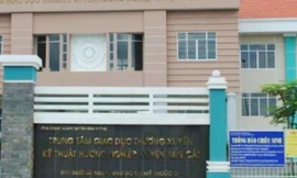 Phụ huynh tố nhà trường lấy quỹ Hội phụ huynh học sinh trả lương cho giám thị