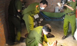 Bỏ trốn sau khi đâm chết bạn cùng phòng