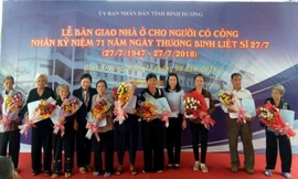 Trao tặng 27 căn nhà cho gia đình người có công với cách mạng