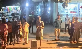 Mẹ ngất lịm khi phát hiện con trai treo cổ trong phòng