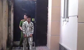 Bắt gã trai dàn cảnh đặt Grab bike để cướp