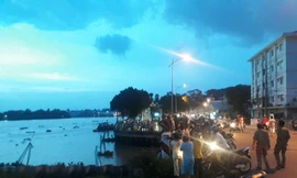 Kinh hãi phát hiện thi thể nam thanh niên trôi trên sông 