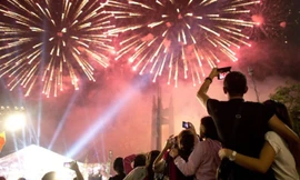 Bình Dương: Bắn pháo hoa mừng Quốc khánh tại Khu du lịch Đại Nam