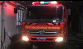 Xưởng dệt rộng 1.000m2 phát cháy trong đêm 