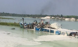 Bộ ra lệnh đóng cửa mỏ, 'cát tặc' vẫn lộng hành trên hồ Dầu Tiếng