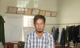 Bị bắt khi đang giở trò 'hai ngón' với phật tử tại chùa Bà Thiên Hậu