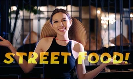 Thùy Tiên vừa trộn bánh tráng vừa 'bắn' tiếng Anh trong clip dự thi Miss Grand 2021 